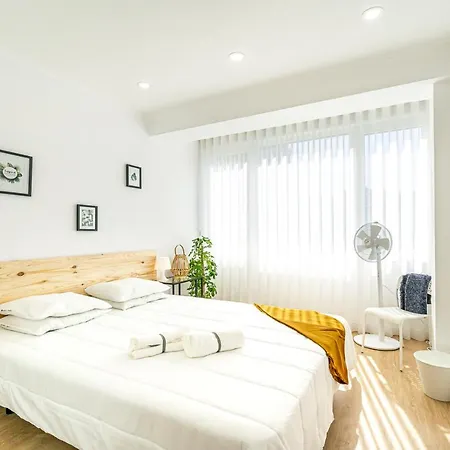 Two Bedroom Close To Train Station By Lisbon With Sintra Apartment