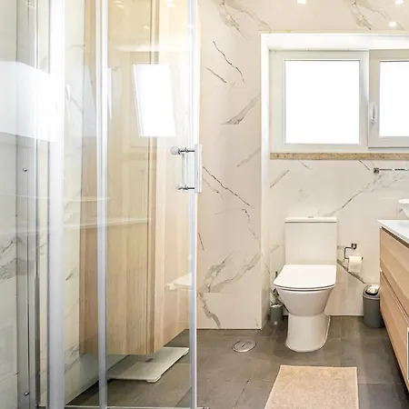 Two Bedroom Close To Train Station By Lisbon With Sintra Apartment *