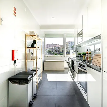 Two Bedroom Close To Train Station By Lisbon With Sintra Apartment *