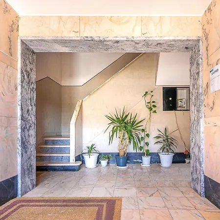 Two Bedroom Close To Train Station By Lisbon With Sintra Apartment *