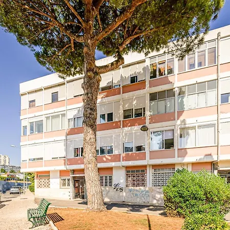 Two Bedroom Close To Train Station By Lisbon With Sintra * Queluz