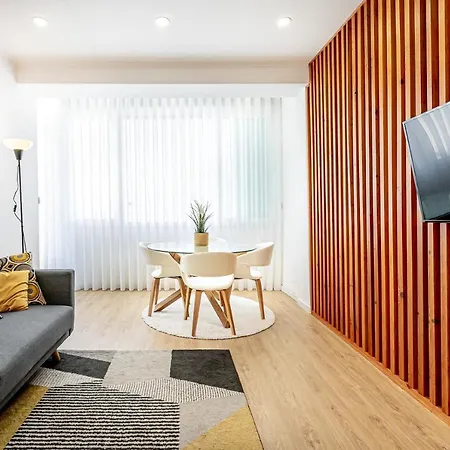 Two Bedroom Close To Train Station By Lisbon With Sintra * Келуш